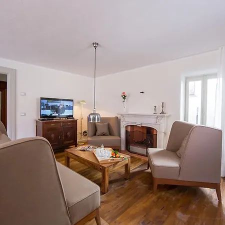 Felice Sul Lago * Sala Comacina